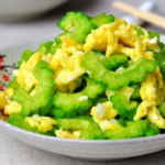 2 cách làm khổ qua xào trứng, khổ qua xào bò không đắng, dễ làm