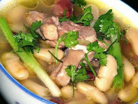 Canh đậu trắng thịt gà