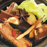 sườn lợn hầm thuốc Bắc