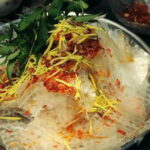 Bánh tráng trộn xoài chay