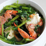 Canh cua bể rau muống