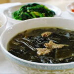 Canh rong biển thịt bò
