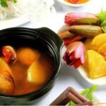 Lẩu cua đồng nấu dứa